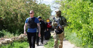 Евакуація родини з передмістя Херсона. 