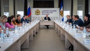 Нарада очільника окупаційного уряду Херсонщини Володимира Сальда, де він доручив прискорити передачу "безхазяйного" майна до кінця травня. Фото: телеграм-канал Сальда