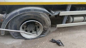 Наслідки наїзду сміттєвоза “Парків Херсона” на російську міну