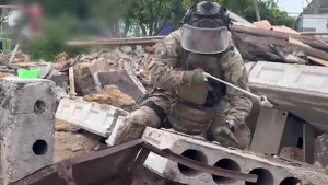 Вибухотехнік із Рівненщини знешкоджує російську міну на Херсонщині
