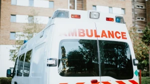 Автомобіль швидкої допомоги для транспортування хворих у Києві