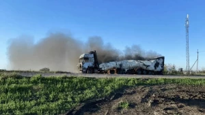 Палаюча цистерна на трасі до Криму