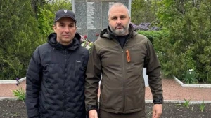  Володимир Косов праворуч