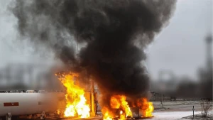 Зображення ілюстративне. Кадри атаки російського дрона по АЗС у Херсоні у січні 2026 року. Фото: ДСНС Херсон