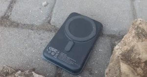 Вибухівка, замаскована під зарядний пристрій (повербанк). Фото: ХМВА