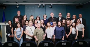 зустріч,люди,родини військово та цивільнополонених