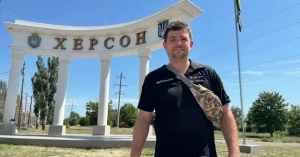 Пекар з Франції Лоїк Нерві у Херсоні, 2026 рік. Фото: RFI Українською 