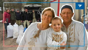 Волонтери Галина і Василь Соколовські з Владом, якого взяли під опіку у 2024 році.
Колаж Надії Мішиної “Вгору”, всі фото з архіву родини Соколовських.
