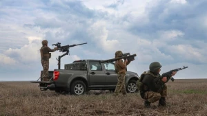 військові