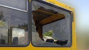 Наслідки атаки російського дрона по автобусу в Херсоні. Фото: Херсонська МВА