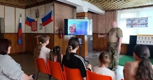 Проведені у Херсонській та Запорізькій областях проросійсько-патріотичні заходи для школярів. Фото: окупаційні ЗМІ