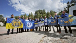 військові