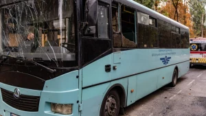 пошкоджений автобус у Херсоні