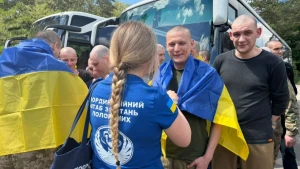 військові