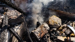 Наслідки авіаудару по центру Херсона