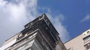 Наслідки атаки по багатоповерхівці в Дніпровському районі Херсона
