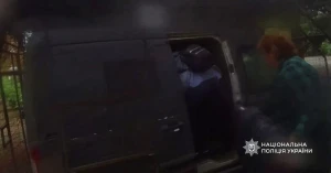 Скриншот з відео евакуації: поліція Херсонської області