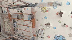 Наслідки артилерійського обстрілу дитячого садочку в Херсоні. Фото: КП "Парки Херсона"