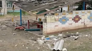 Ілюстративне фото. Пошкоджений дитсадок у Херсоні внаслідок російського обстрілу. Джерело: ХМВА