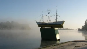 місто, річка, набережна