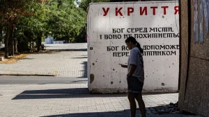Мобільне укриття у Херсоні. Фото: Олександра Андрющенка, "Вгору"
