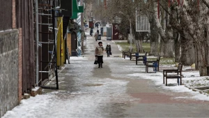 Зображення ілюстративне. Вулиця Херсона у лютому 2026 року. Фото Олександра Андрющенка / "Вгору"