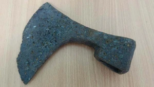 Знайдена у Львові сокира