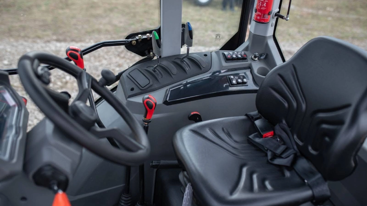 Багатофункціональний мінітрактор Скаут