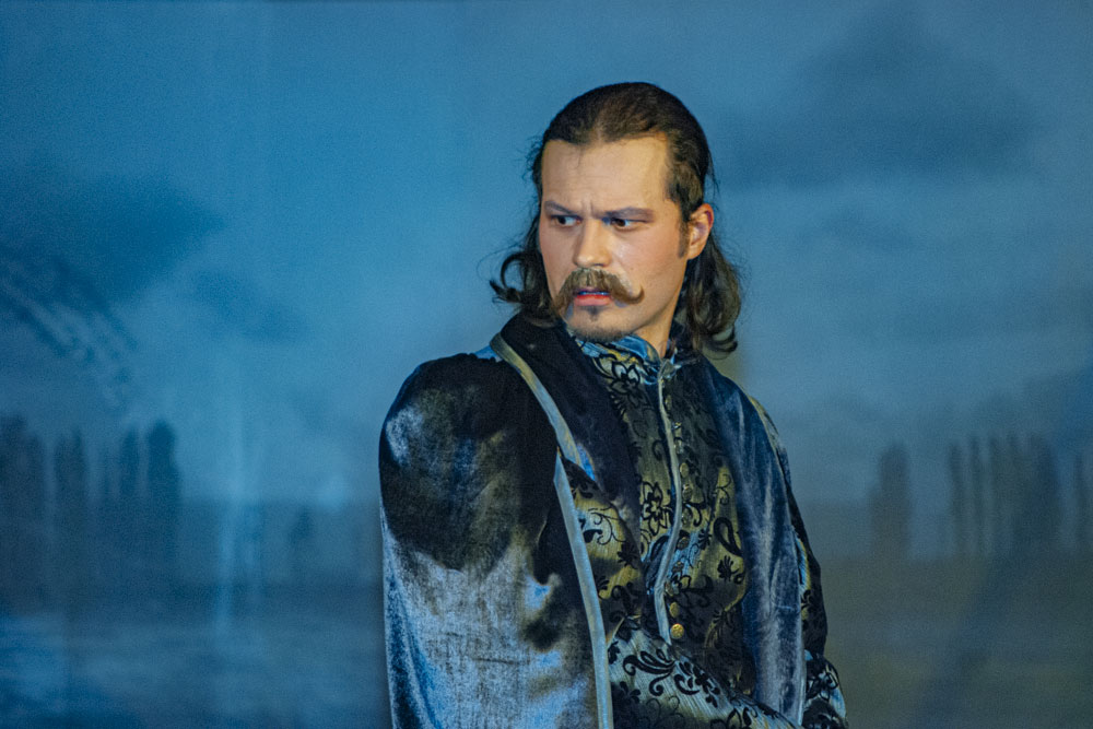 Сергій Михайловський у виставі «Страшна помста»