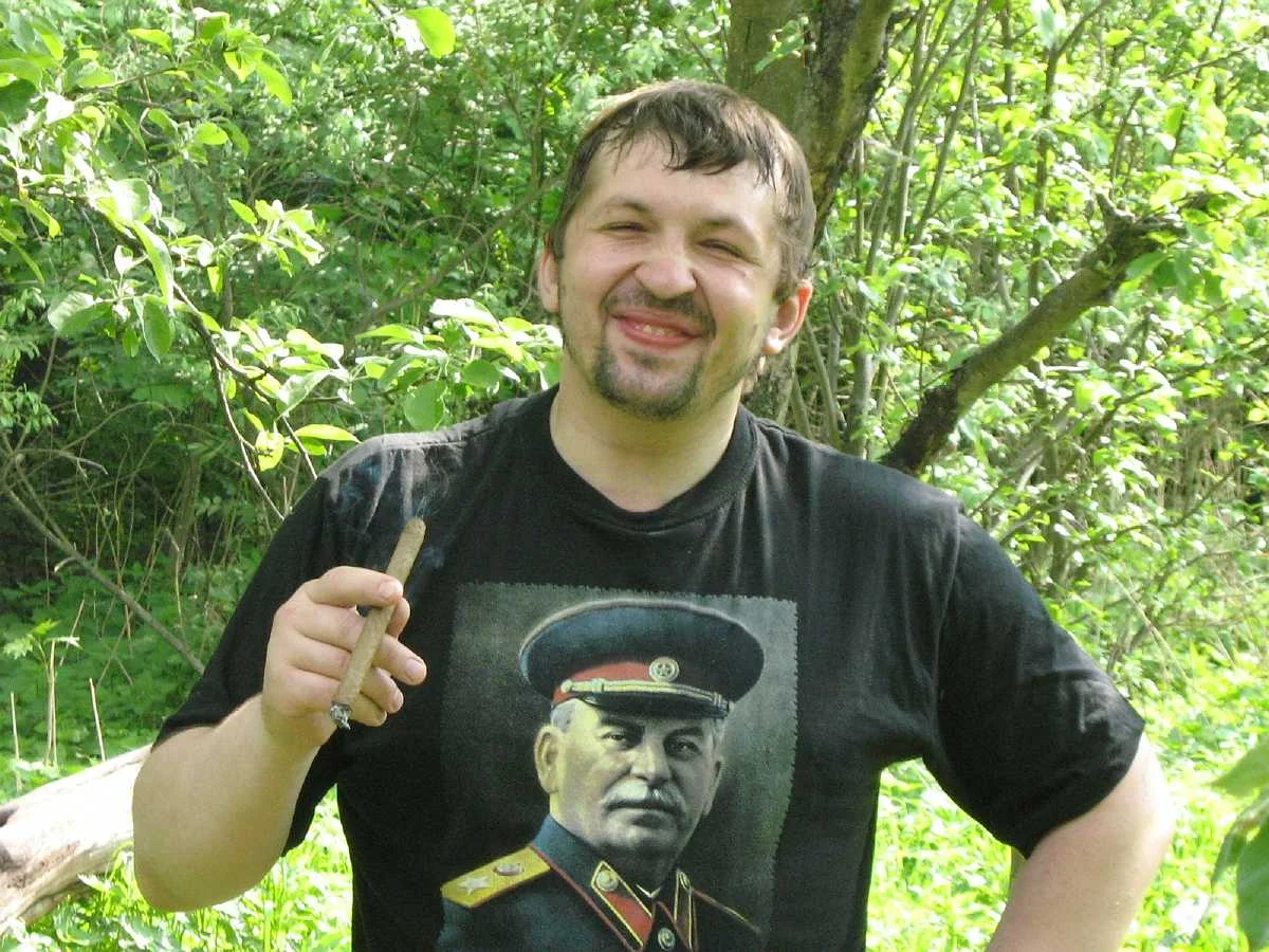 Юрій Афанасьєв у футболці із зображенням Сталіна