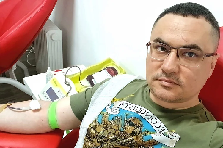Процес здачі крові. Фото Андрія Кованого