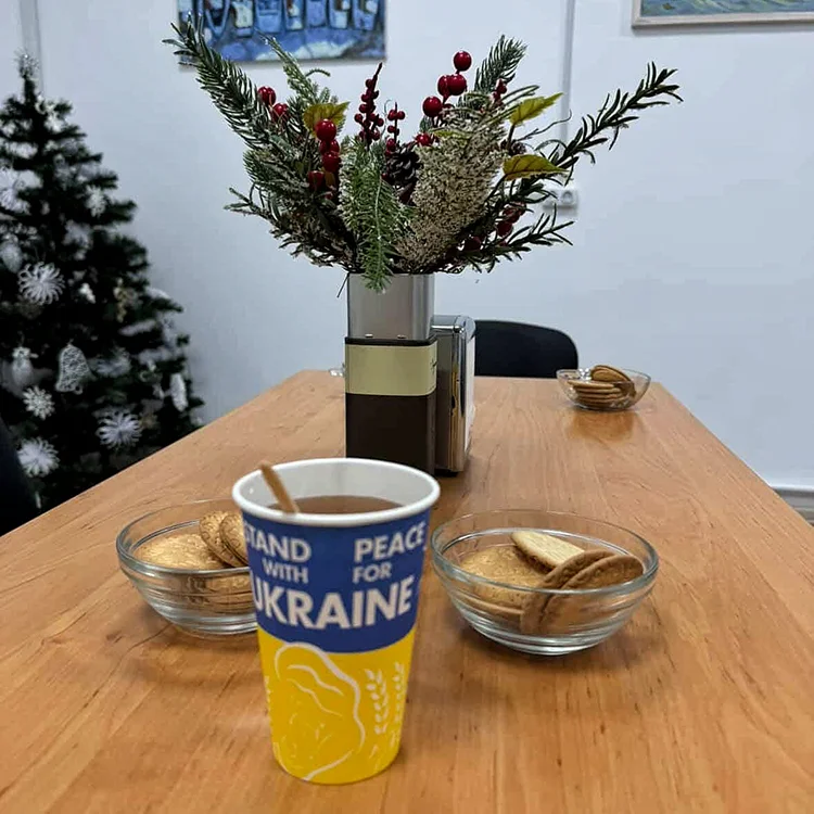 Солодкий чай та печиво перед донацією. Фото Херсонського обласного центру служби крові