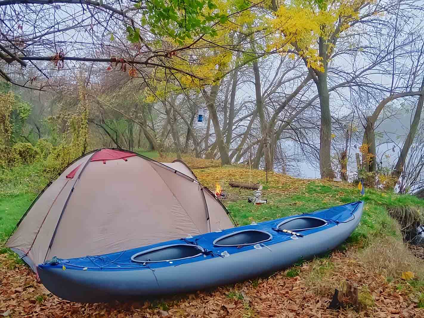 Фото та малюнки Сергія Офіцерова, архів родини