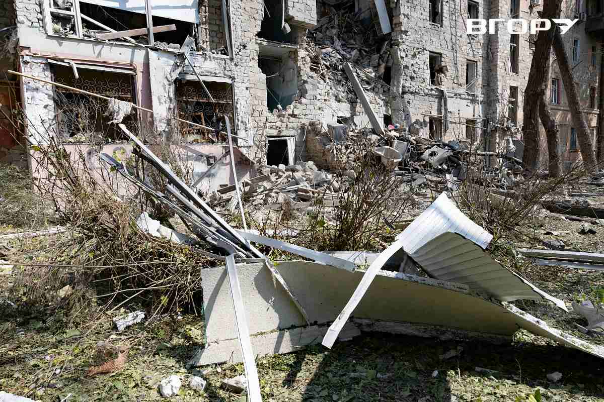 Будинок в Херсоні, пошкоджений внаслідок обстрілу