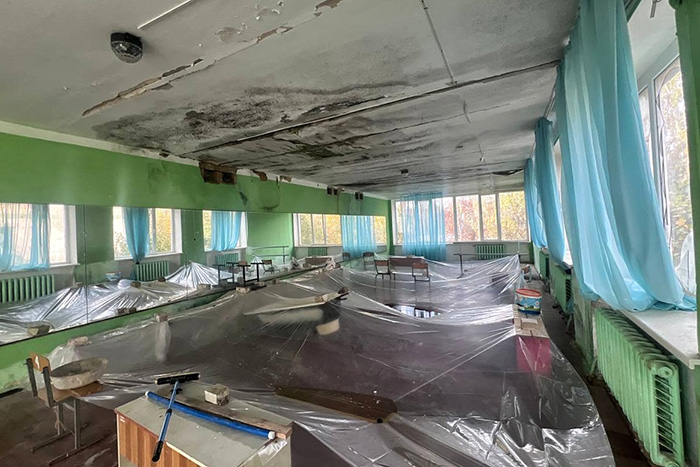 Приміщення, які не використовуються та пошкоджені обстрілами. Фото надане Ганною Штучкою