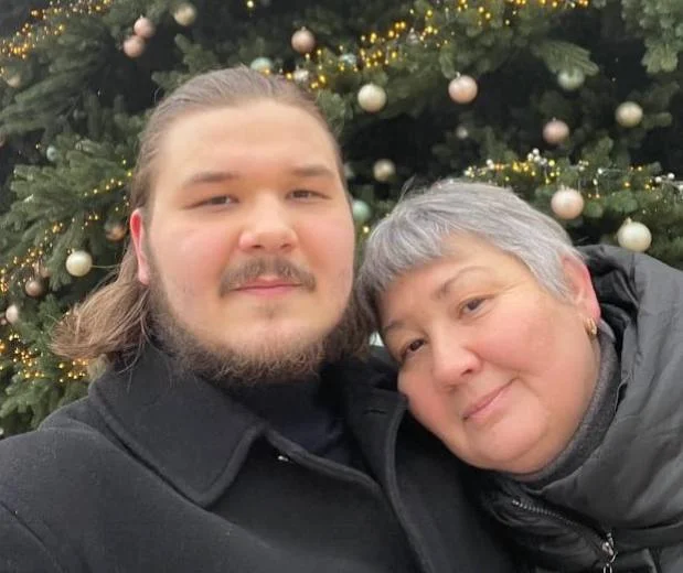 Семен разом із мамою Ольгою у Києві у 2025 році. Фото Семена Гришаєва