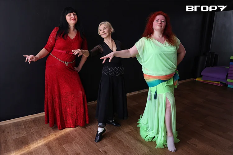 Заняття зі східних танців. Фото Олени Гнітецької  / "Вгору"