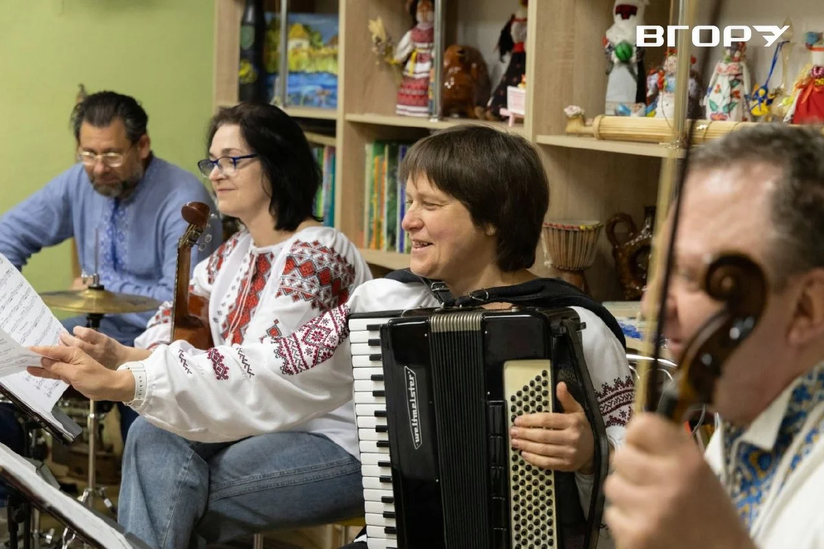 Як херсонці танцювали та спілкувалися в укритті