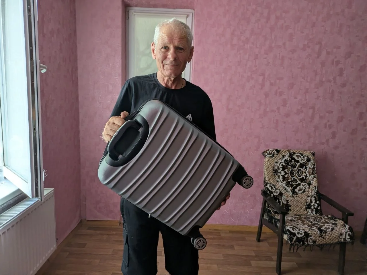 Ця невеличка валізка та дві торбини – все, з чим родина Березок виїхала з окупованих Олешок