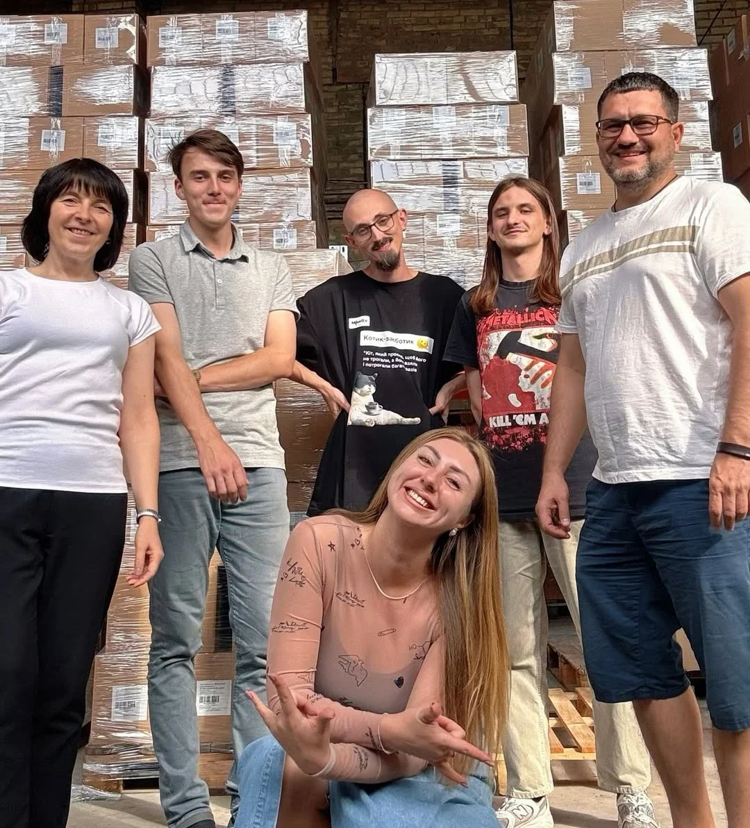 Частина команди бренду Minelly під час роботи на виробництві