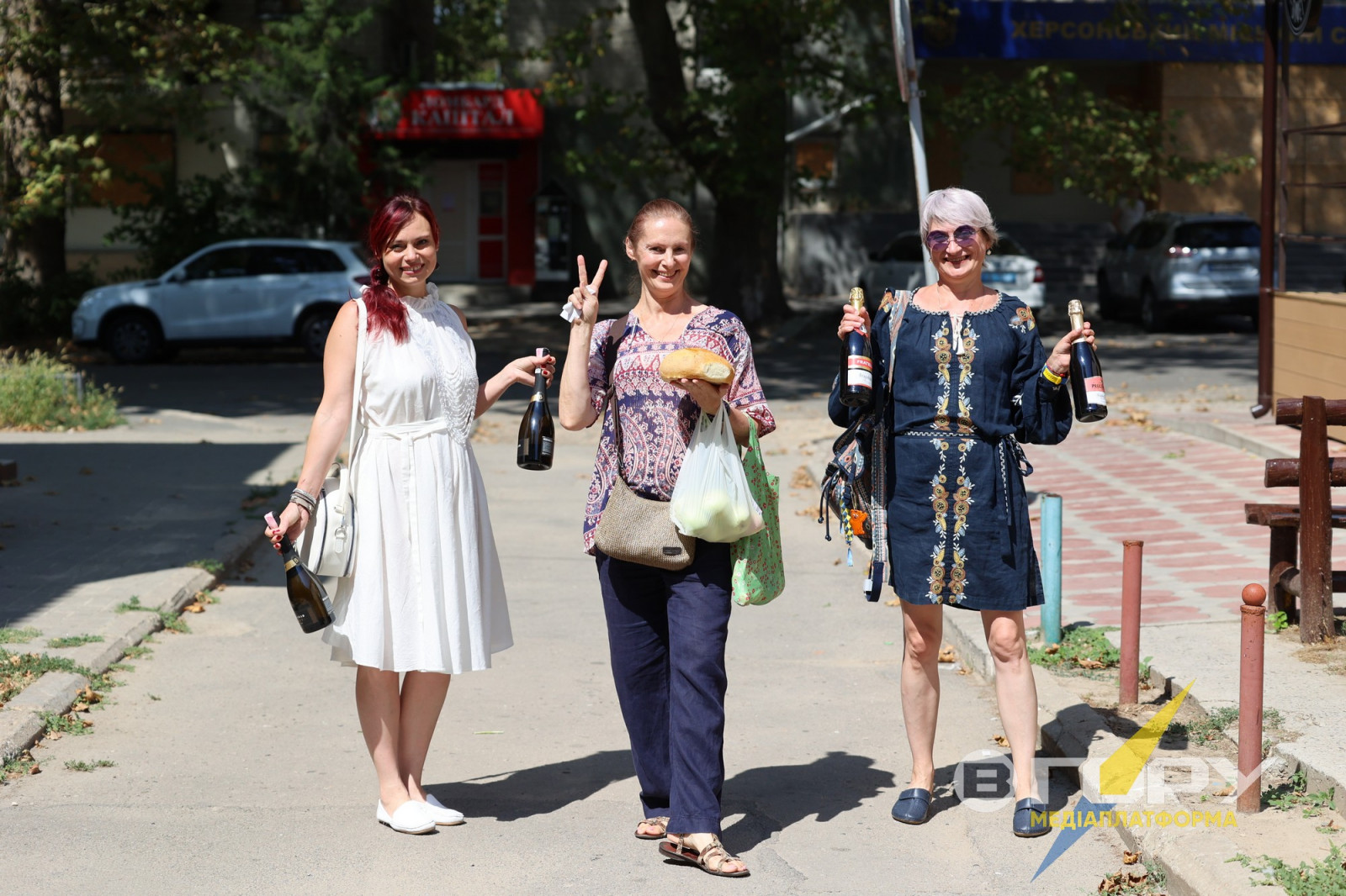 Херсонці, як і більшість українців, продовжують вражати світ невичерпним оптимізмом. Тут свята залишаються святами навіть в зоні бойових дій.
